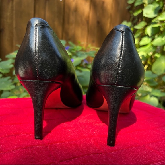 Diane Von Furstenberg Olee Black Leather Pointed Toe Pumps US Size 7.5 EUC - Picture 5 of 8